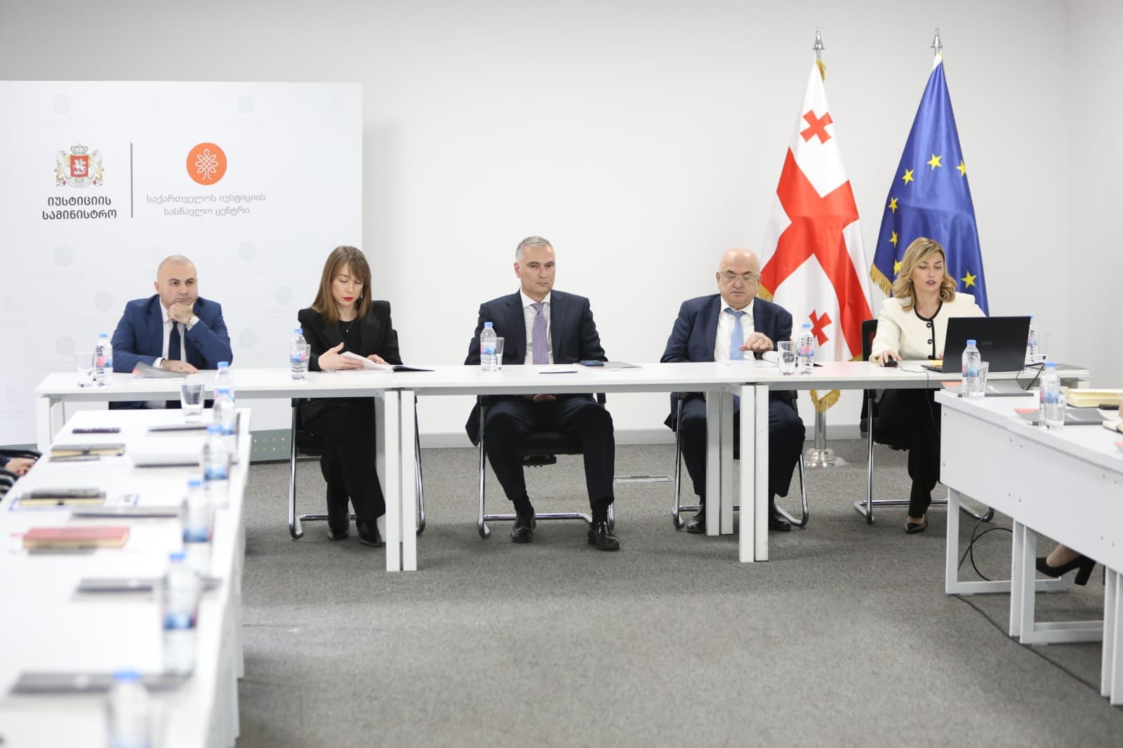 იუსტიციის მინისტრმა პაატა სალიამ იუსტიციის სასწავლო ცენტრში, სამუშაო შეხვედრა გამართა